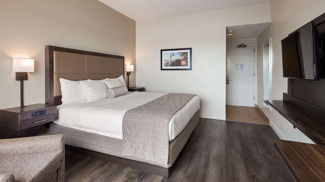 Best Western Plus Coastline Inn hotel detail image 6