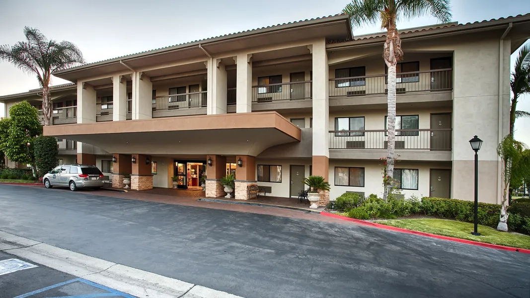 Best Western Plus Orange County Airport North hotel detail image 2