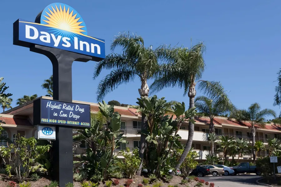 Days Inn by Wyndham San Diego Hotel Circle hotel detail image 2