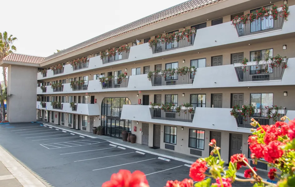 Ramada by Wyndham Oceanside hotel detail image 2
