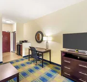 Best Western Plus Pratt hotel detail image 7