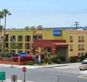 Travelodge by Wyndham San Diego Downtown Convention Center hotel detail image 3
