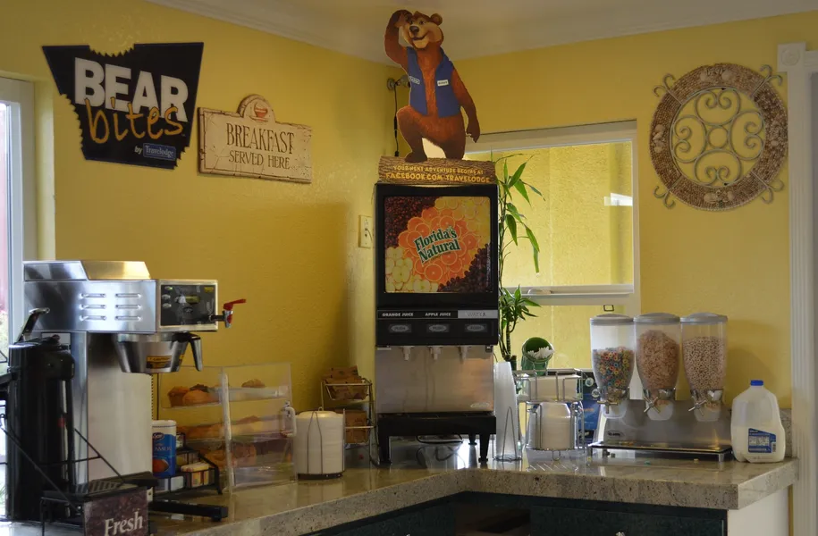 Travelodge by Wyndham San Diego Downtown Convention Center hotel detail image 6