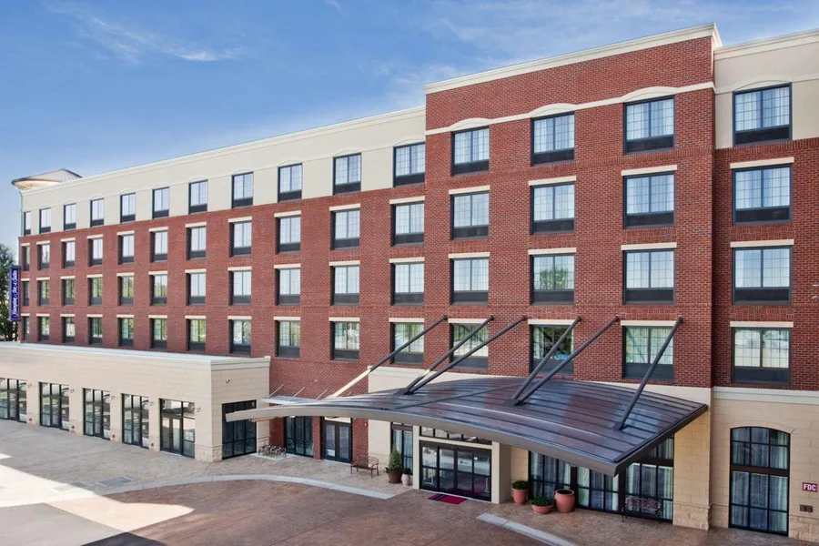 Hampton Inn & Suites Chapel Hill-Carrboro/Downtown hotel detail image 2