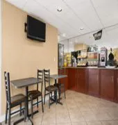 Travelodge Inn & Suites by Wyndham Gardena CA hotel thumbnail 5