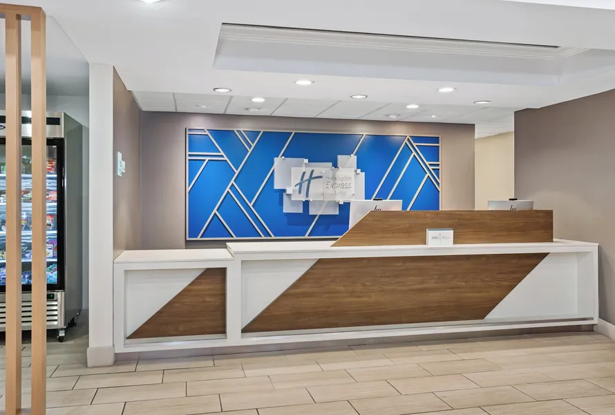 Holiday Inn Express Hotel & Suites Chicago South Lansing by IHG hotel detail image 2