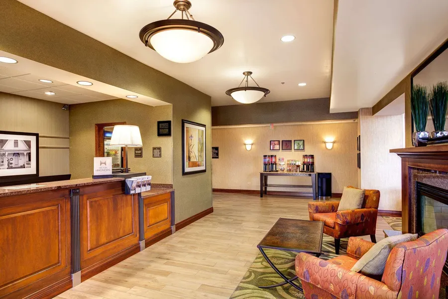 Hampton Inn & Suites Addison hotel detail image 2