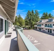 Quality Inn & Suites Bainbridge Island hotel detail image 4