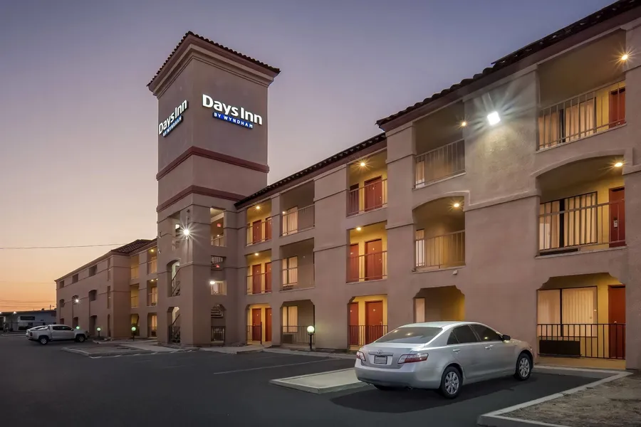 Days Inn by Wyndham Fontana / Rialto hotel detail image 2