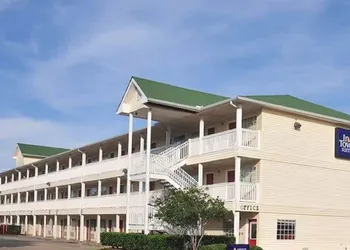 InTown Suites Extended Stay Select New Orleans LA - Harvey hotel thumbnail 2
