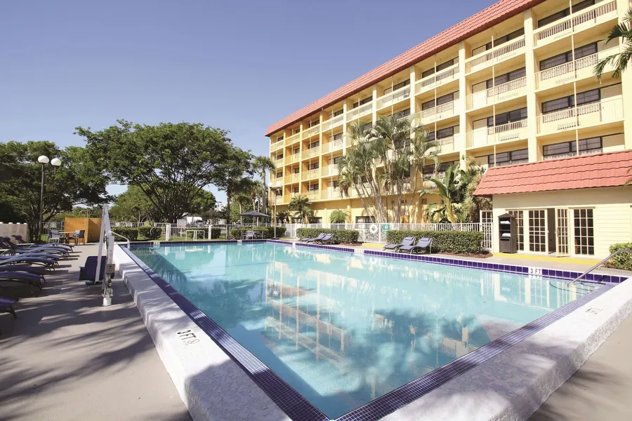La Quinta Inn & Suites by Wyndham Coral Springs Univ Dr hotel detail image 2