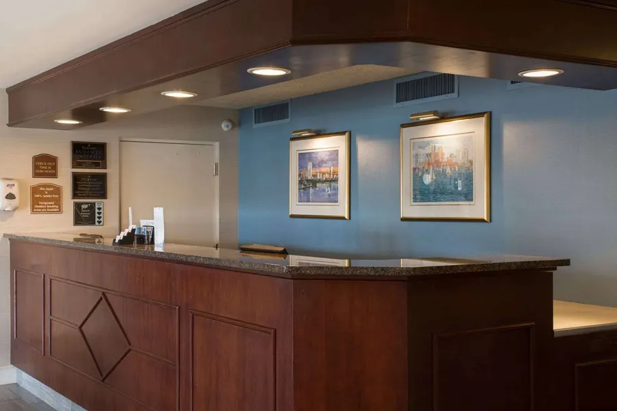 Ramada by Wyndham Boston hotel detail image 2