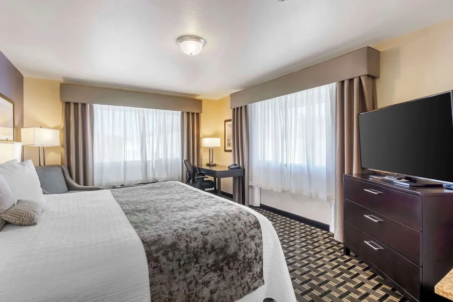 Best Western Plus Edmonds Harbor Inn hotel detail image 6