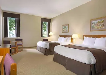 Days Inn by Wyndham Toronto East Beaches hotel thumbnail 5