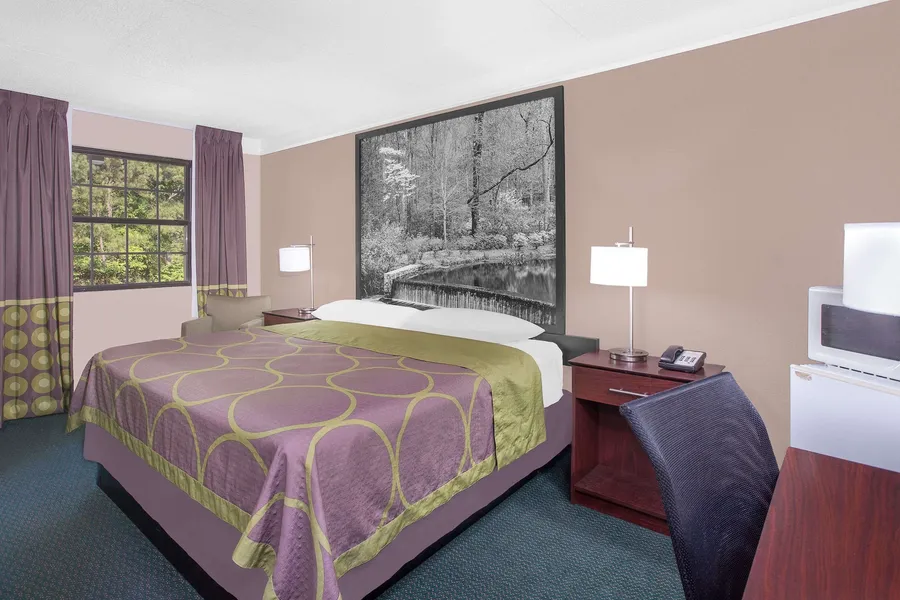 Super 8 by Wyndham Austell/Six Flags hotel detail image 6