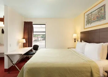 Days Inn By Wyndham Austin/University/Downtown hotel thumbnail 8