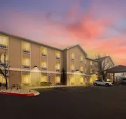 Comfort Inn & Suites Airport hotel detail image 4