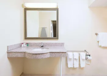 Ramada by Wyndham Pikesville/Baltimore North hotel thumbnail 3
