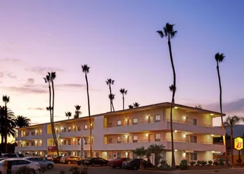 Super 8 By Wyndham Santa Barbara/Goleta hotel thumbnail 4