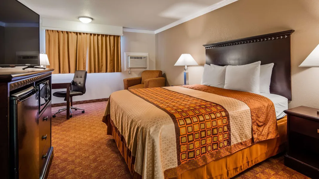 Lompoc Valley Inn and Suites hotel detail image 6