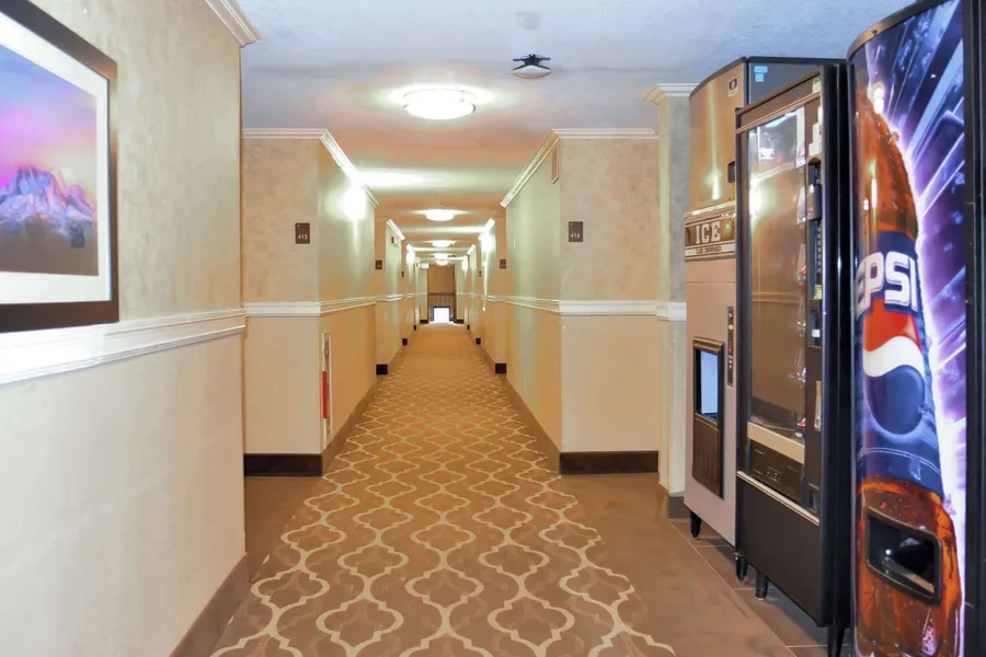Comfort Inn & Suites Vancouver Downtown City Center hotel detail image 6