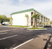 Econo Lodge Inn & Suites Foley - North Gulf Shores hotel detail image 5