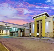 La Quinta Inn & Suites by Wyndham Detroit Metro Airport hotel detail image 4