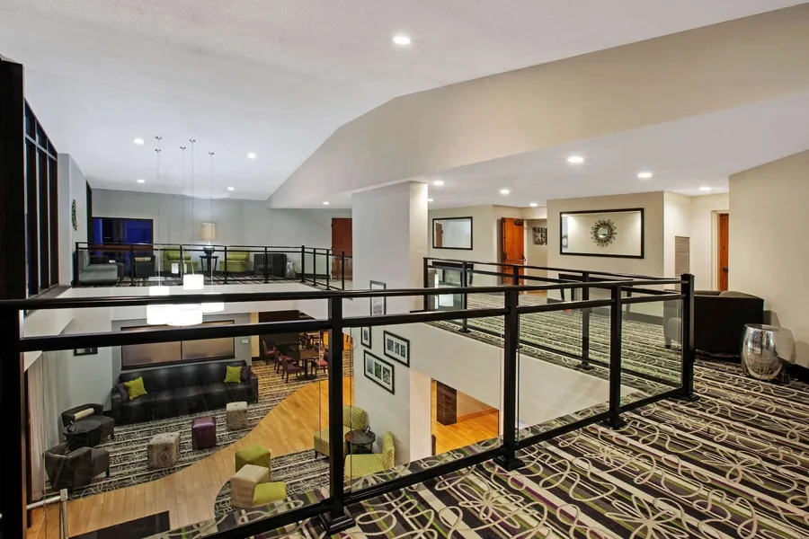 La Quinta Inn & Suites by Wyndham Detroit Metro Airport hotel detail image 6