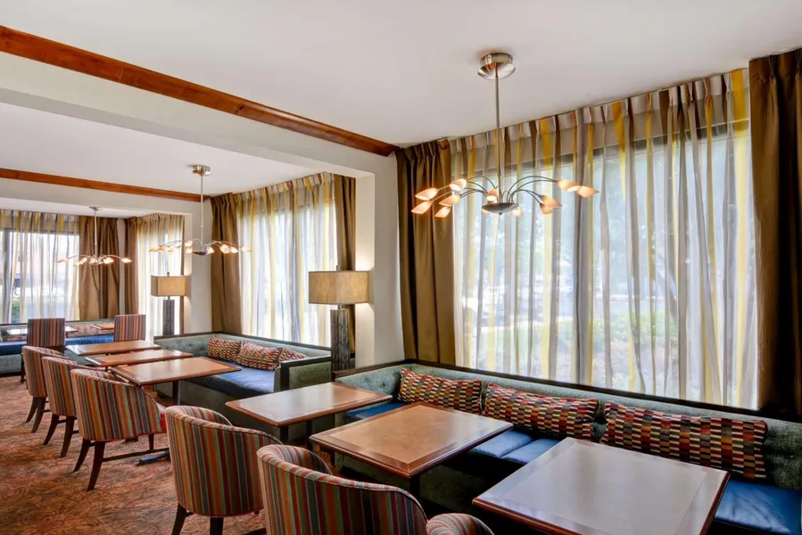 Hampton Inn Memphis-Poplar hotel detail image 6