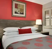 Ramada by Wyndham Oakland Downtown City Center hotel detail image 5