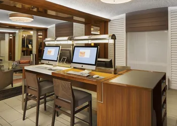 Oakland Airport hotel thumbnail 5