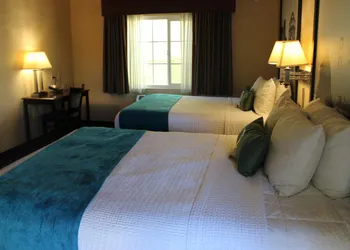 Super 8 by Wyndham Berkeley hotel thumbnail 5
