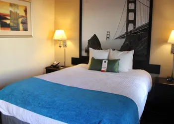 Super 8 by Wyndham Berkeley hotel thumbnail 6