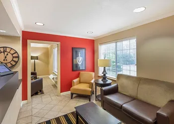 Studio 6 Extended Stay Milwaukee Brookfield WI hotel thumbnail 2