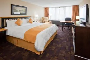 Radisson Hotel Milwaukee West hotel thumbnail 2