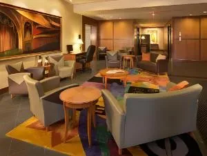 Radisson Hotel Milwaukee West hotel thumbnail 3