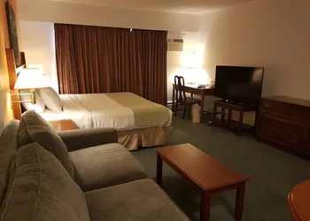 Howard Johnson Hotel by Wyndham Victoria hotel thumbnail 5