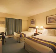 Howard Johnson Hotel by Wyndham Victoria hotel detail image 7