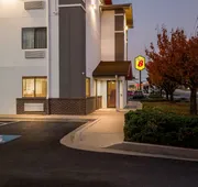 Super 8 by Wyndham College Park Wash DC Area hotel detail image 3
