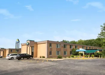 Days Inn by Wyndham Willoughby/Cleveland hotel thumbnail 6