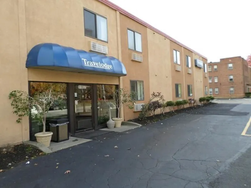 Travelodge by Wyndham Cleveland Lakewood hotel detail image 2