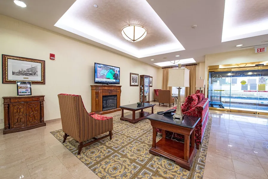 Hampton Inn & Suites Rockville Centre hotel detail image 6
