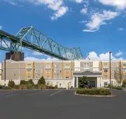 Holiday Inn Express & Suites Astoria by IHG hotel detail image 7