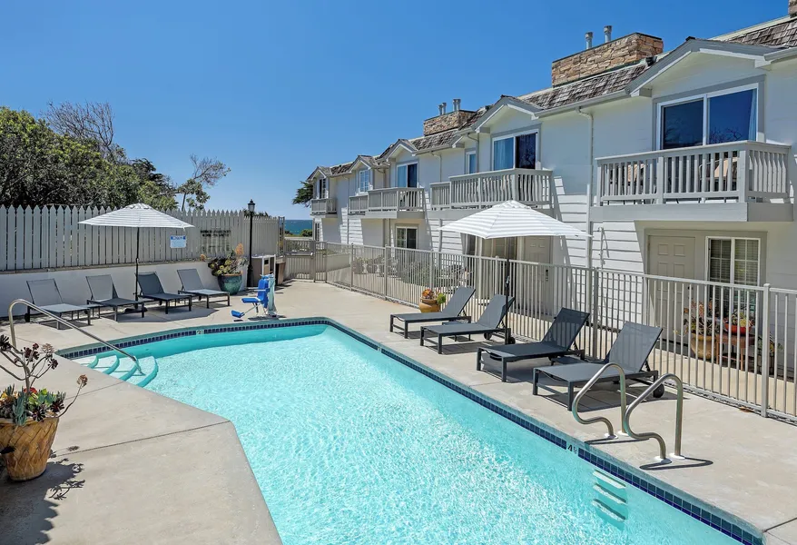 Pelican Inn & Suites hotel detail image 2