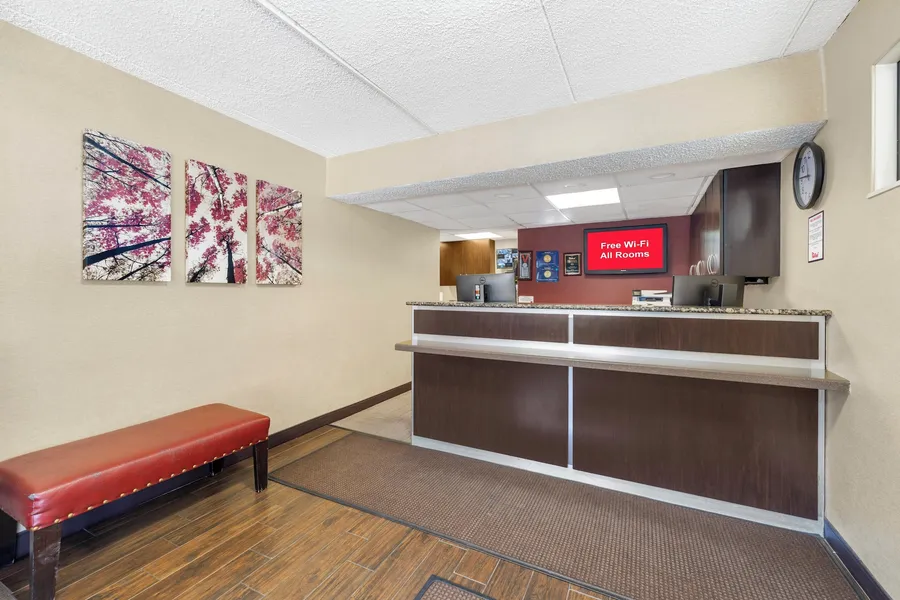Red Roof Inn Buffalo - Niagara Airport hotel detail image 6