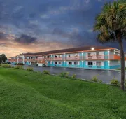 Howard Johnson by Wyndham Vero Beach/I-95 hotel detail image 7