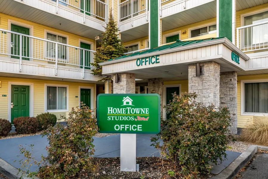HomeTowne Studios by Red Roof Spokane - Valley hotel detail image 2