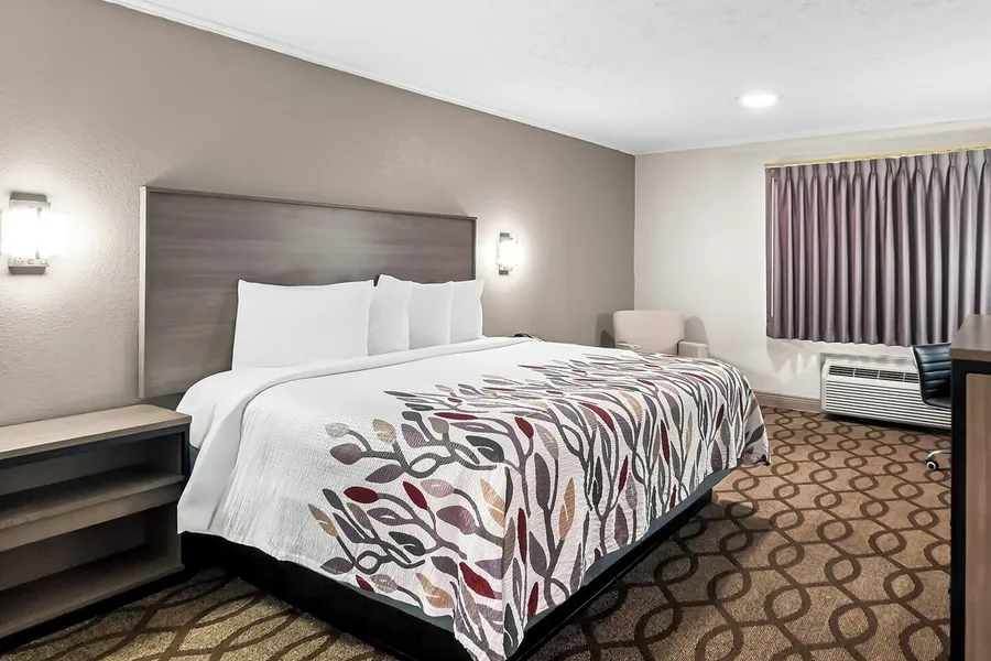 Red Roof Inn & Suites Lexington - Hamburg hotel detail image 6