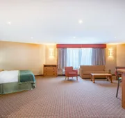 Ramada Tropics Resort & Conf Center by Wyndham Des Moines hotel detail image 4