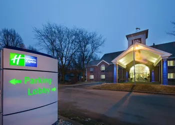 Holiday Inn Express Des Moines-At Drake University, an IHG Hotel hotel thumbnail 2